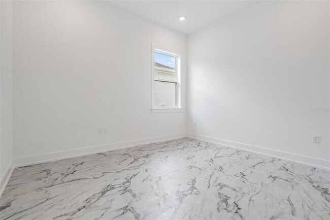 Building Photo - 8373 Ivy Stark Blvd