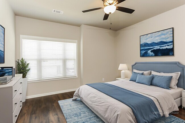 Building Photo - Modern 3-Bedroom Townhome in a Prime Location