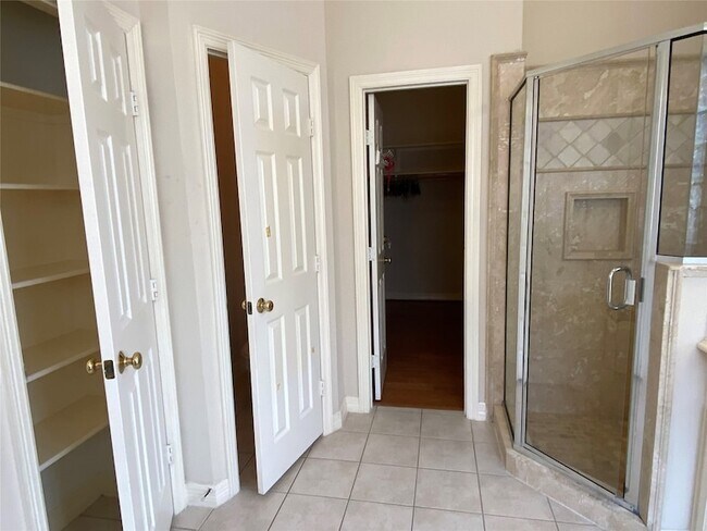 Building Photo - 4518 N Pine Brook Way