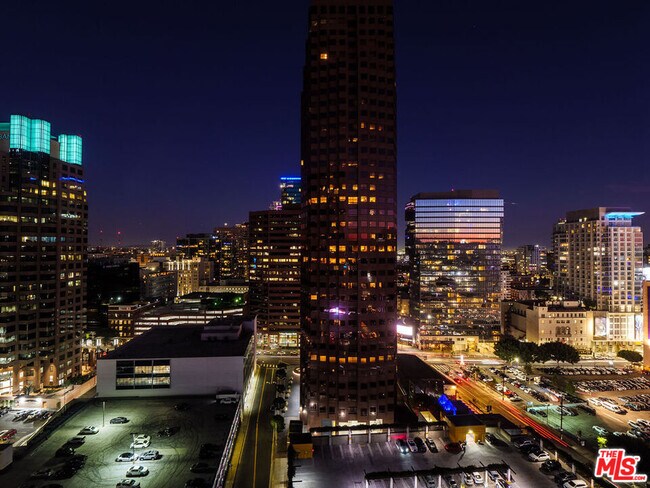 Building Photo - 877 Francisco St