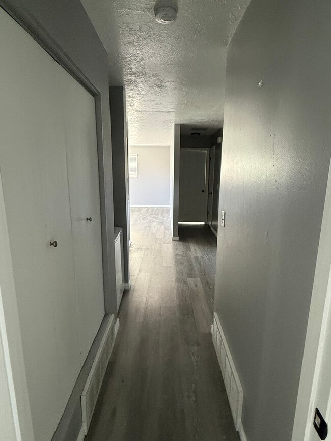 Building Photo - 3947 S State St