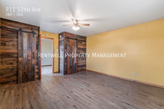 Building Photo - 911 12th Ave