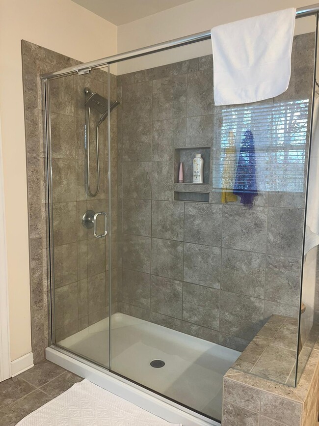 Primary Bath - 5347 Baker Ln