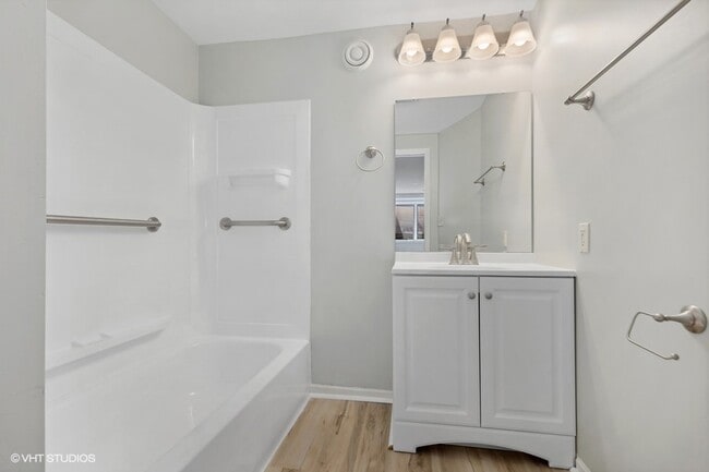 Building Photo - Charming Renovated Home with Modern Amenit...
