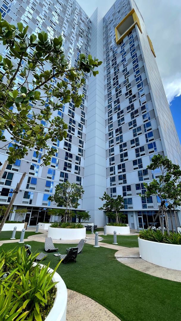 Building Photo - Partially Furnished.   Unbeatable location in Kakaako/Ward Village areas - 2 Bed 2 Bath 1 Parking