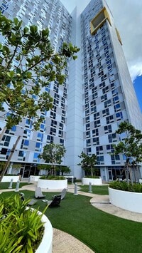 Building Photo - Unbeatable location in Kakaako/Ward Village areas -  2 Bed 2 Bath 1 Parking