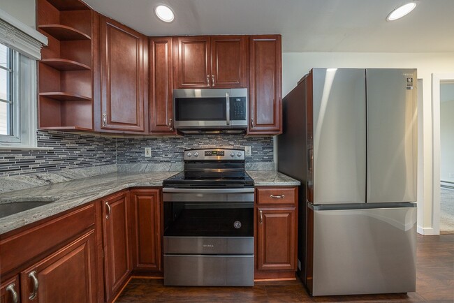 Building Photo - 529 Fox Run Ln