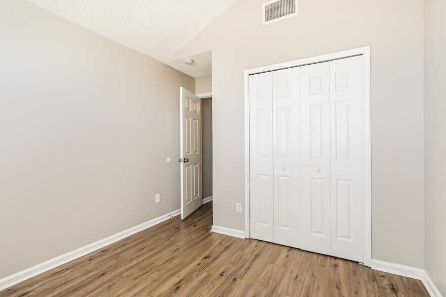 Building Photo - 12271 Cobblefield Cir N