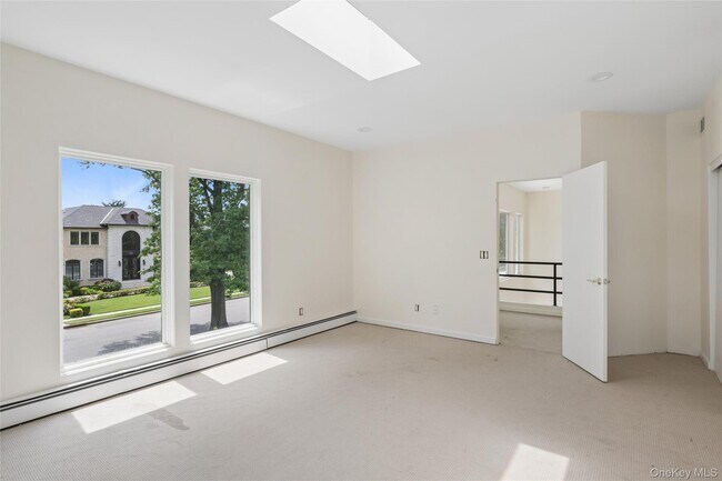 Building Photo - 67 Parkway Dr