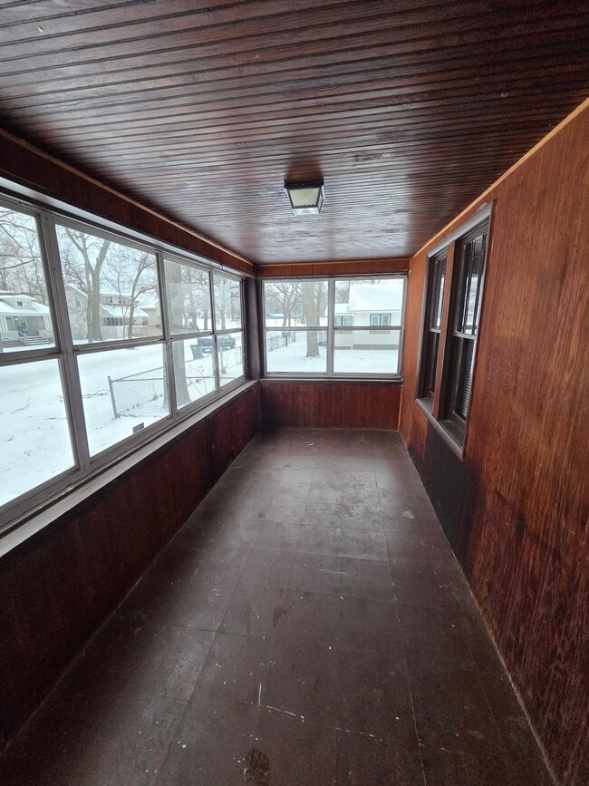 Building Photo - 1938 Clinton St