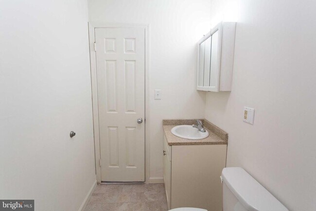 Building Photo - 526 Spruce St