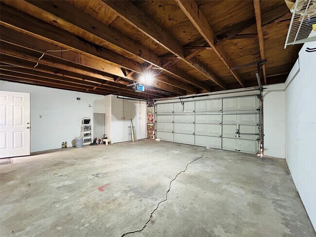 Building Photo - 11699 Village Pl Dr