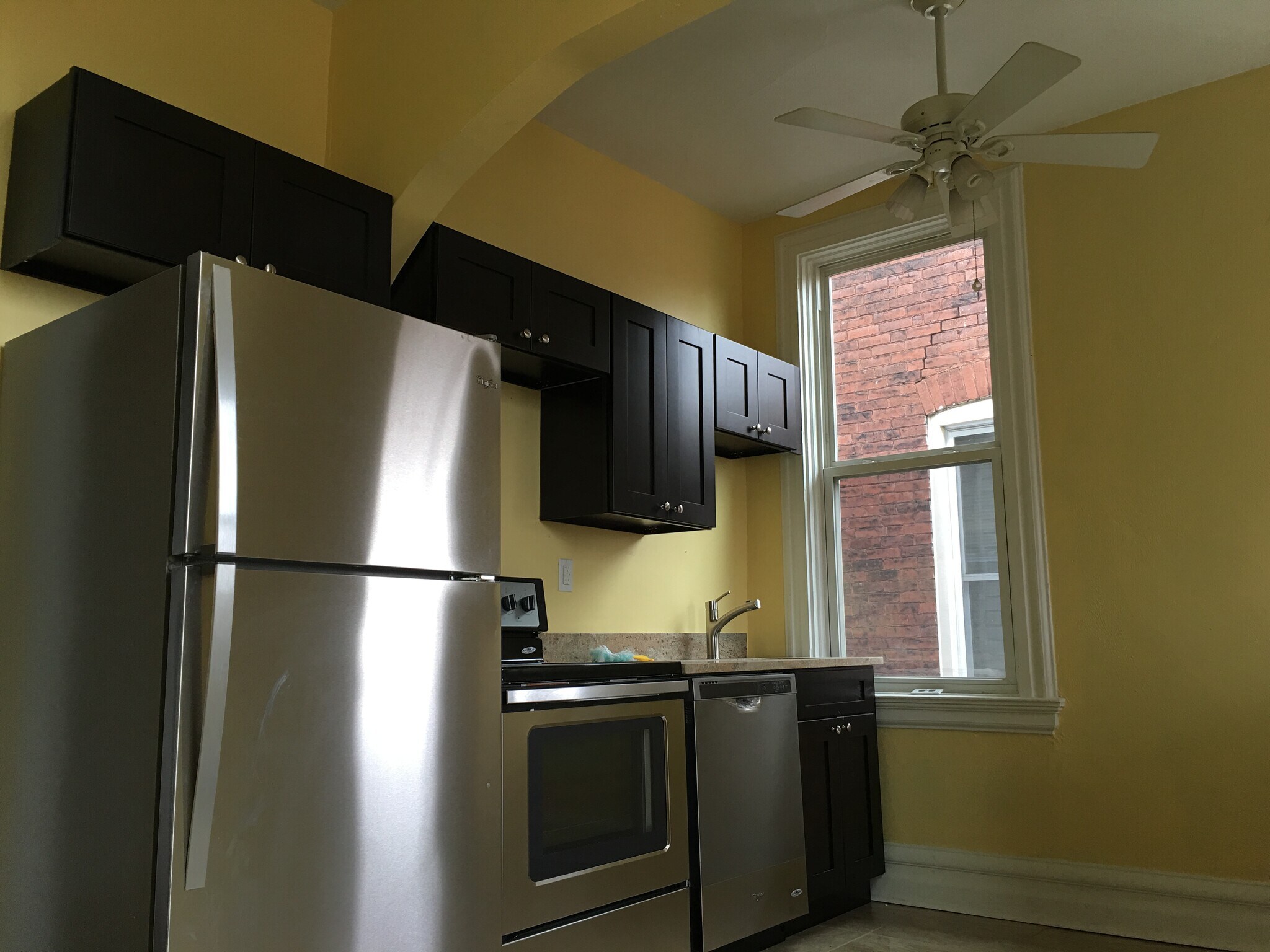 Building Photo - 165 Morewood Ave