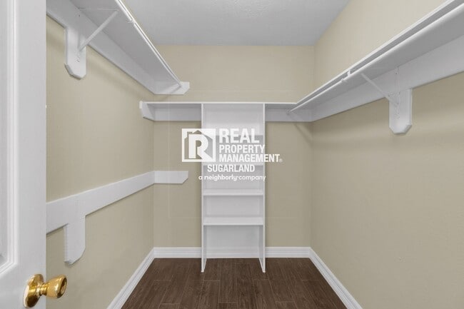 Building Photo - Fantastic Katy 3-2 close to everything