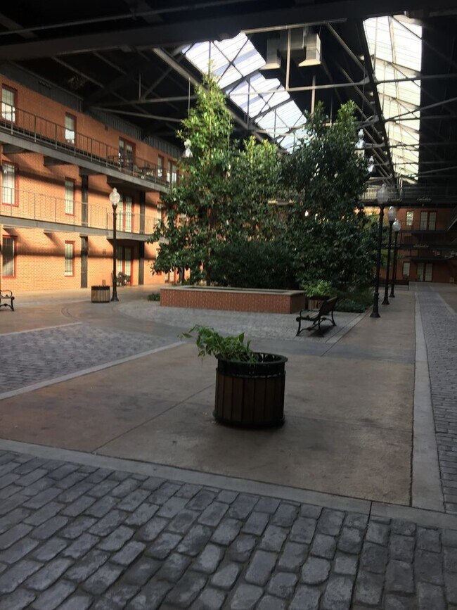 Building Photo - Lehigh Riverport 2 Bedroom Condo