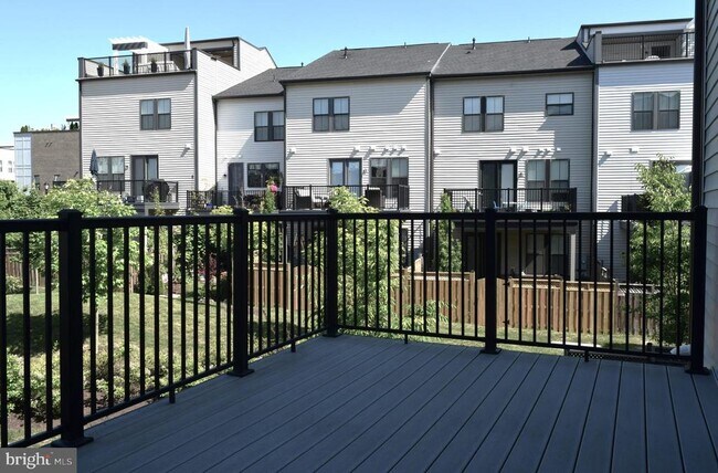 Building Photo - 23079 Sullivans Cove Sq