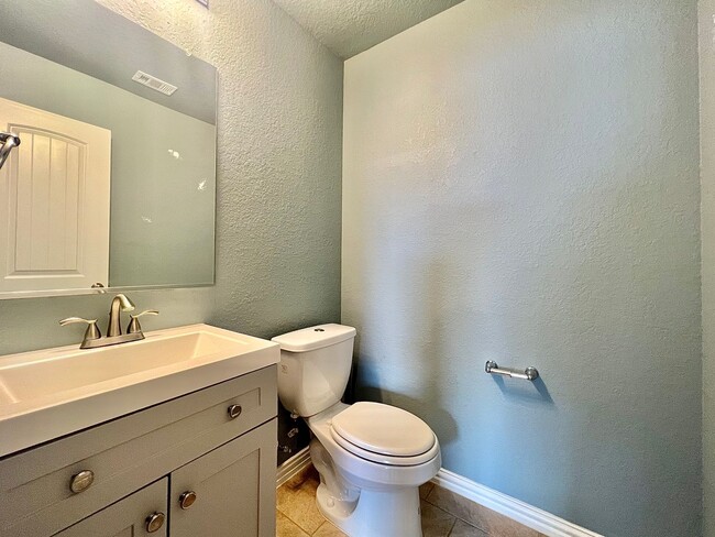 Building Photo - Gorgeous and spacious 4 bed 3.5 bath in Ka...