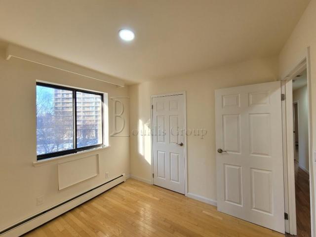 Building Photo - 4 bedroom in ASTORIA NY 11102