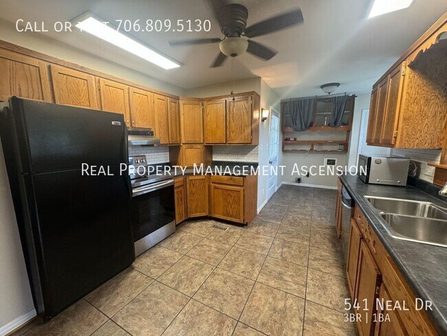 Building Photo - 541 Neal Dr