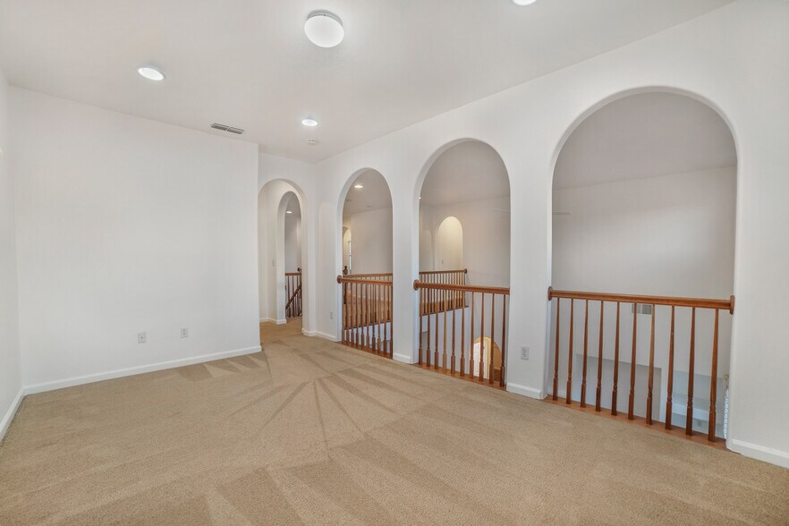 Building Photo - 10849 Brookfield Ave