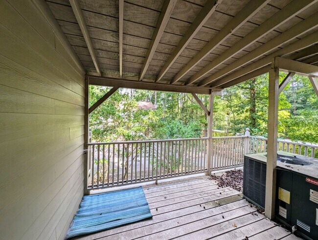 Building Photo - 500 Forest Dr