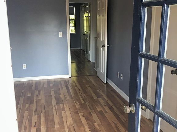 Building Photo - "Charming 2-Bed Sanctuary with Granite Acc...