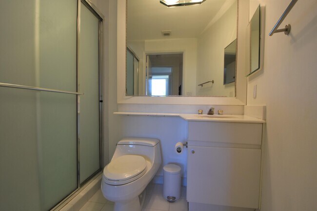 Building Photo - 707 Crandon Blvd