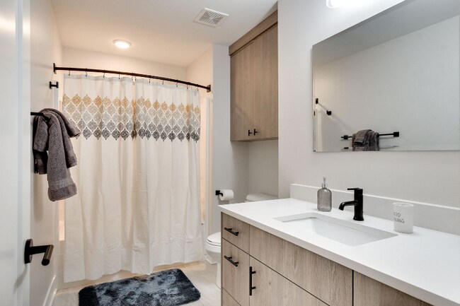 Building Photo - 1013 Park Ave