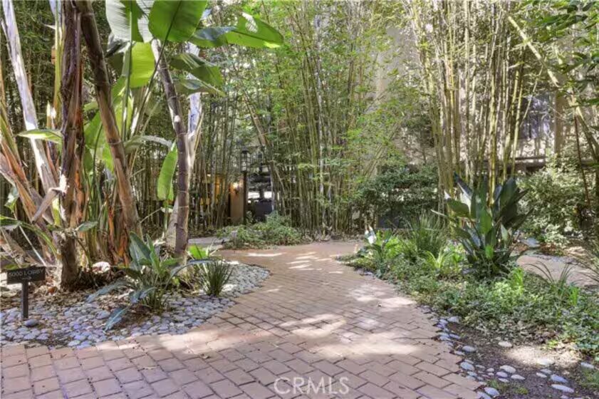 Front of Lobby - 5120 Raintree Cir