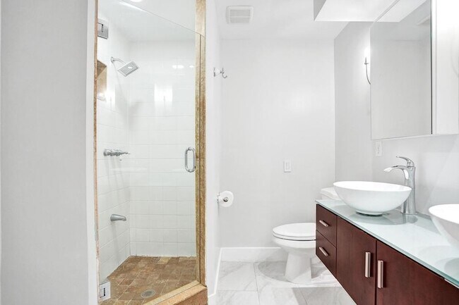 Building Photo - 800 SW 12th Ct