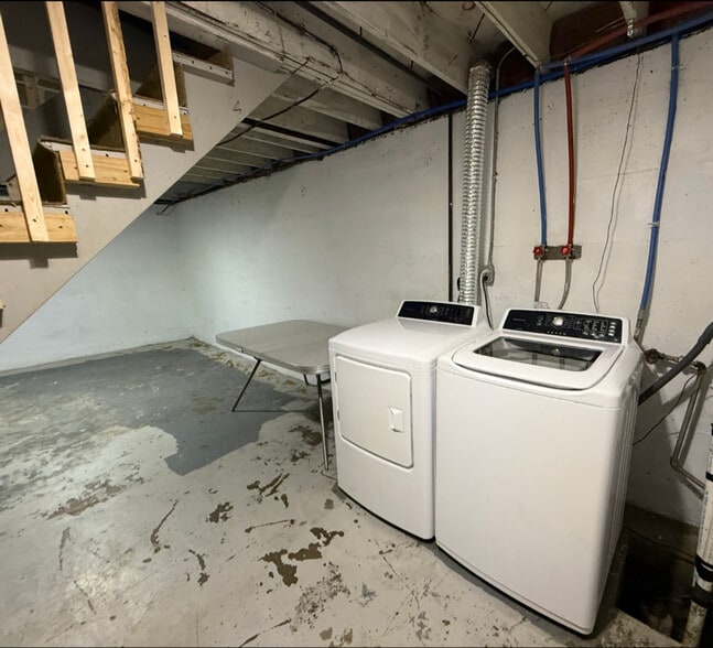 Building Photo - 817 E Water St