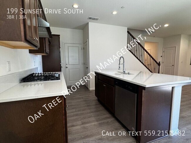 Building Photo - 199 Sunset Drive S