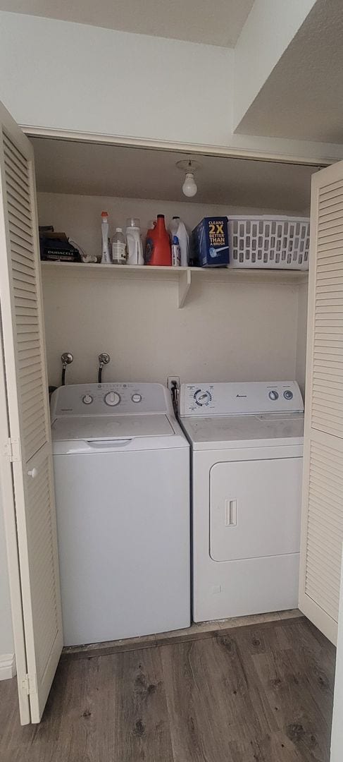 Building Photo - 2 Bedroom 2 Bath Condo Now Available - Att...