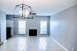 Building Photo - 7284 Regency Square Ct