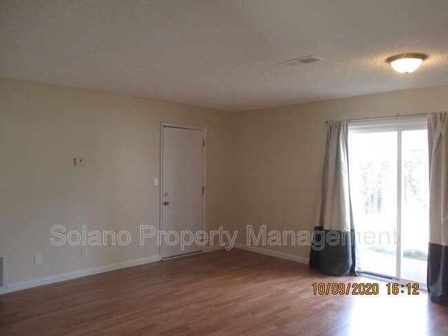 Building Photo - 232 Elwood St