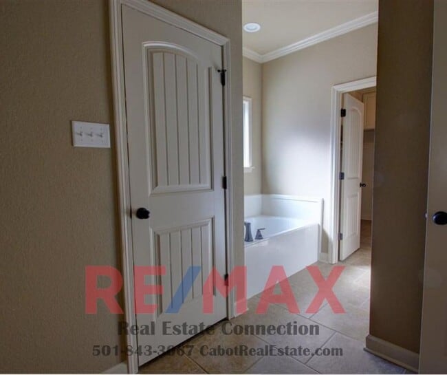 Building Photo - 18 Shadow Creek Dr