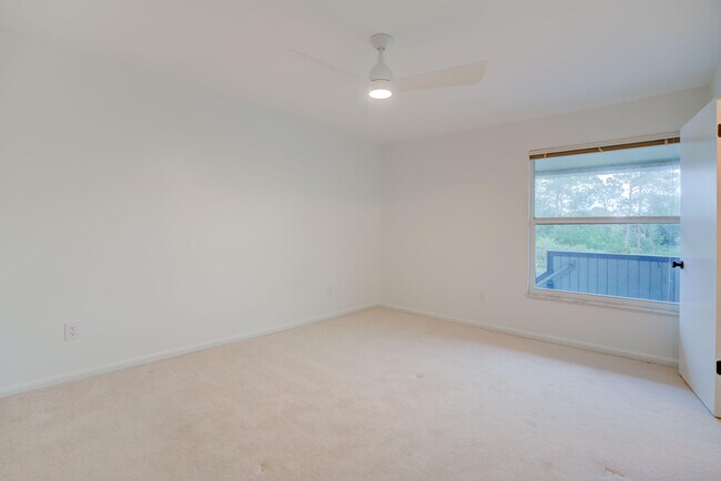 Building Photo - 8291 SE Croft Cir