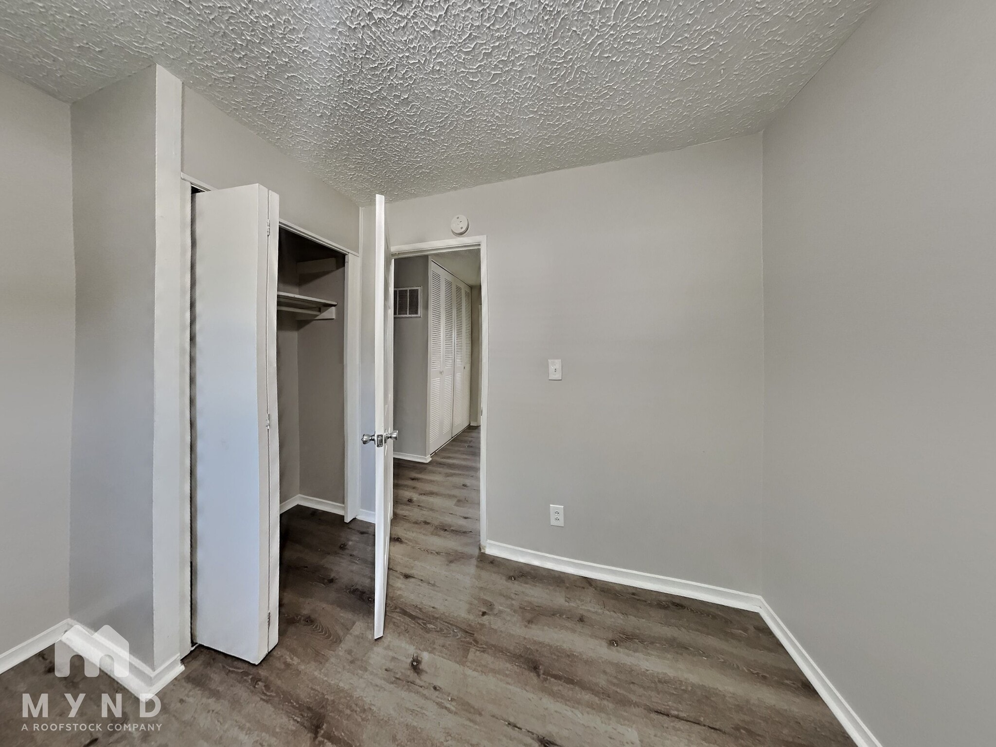 Building Photo - 6649 Meadowlark Dr