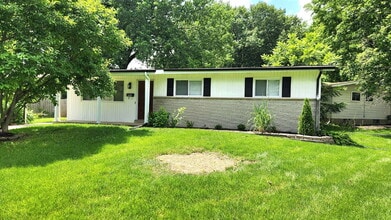 Building Photo - "Charming 4-Bed, 2-Bath Florissant Home wi...