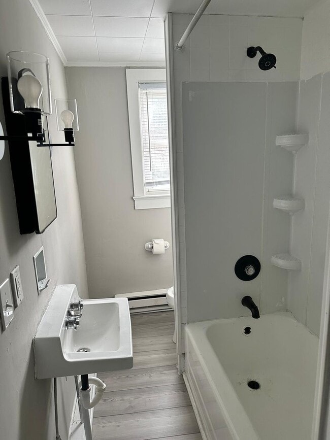 Building Photo - Southside Bethlehem Rental – 3-Bedroom 1 B...