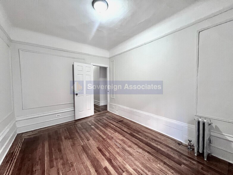 Building Photo - 717 W 177th St