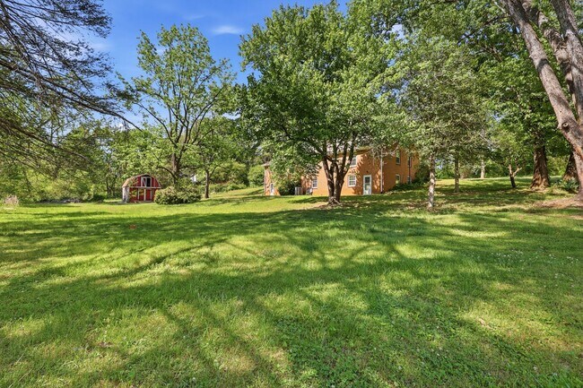 Building Photo - 5757 Heards Mountain Rd