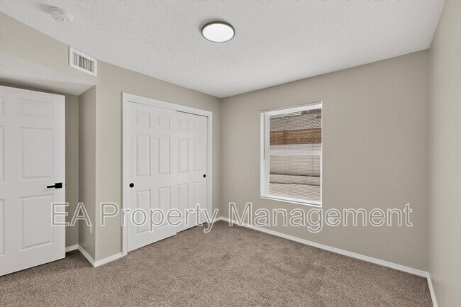 Building Photo - 5748 Pinon Flats Rd NW