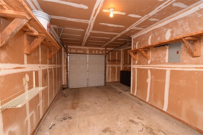 Building Photo - 12309 Dellrey Dr