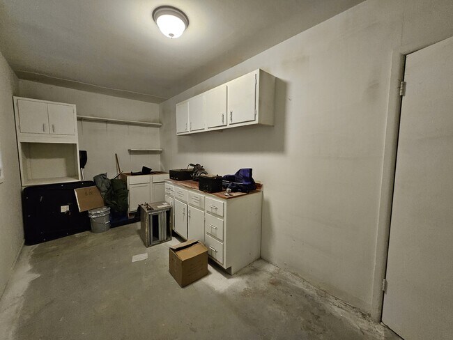 Building Photo - 3403 N Hartman Dr