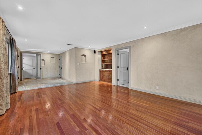 Building Photo - 4170 Madison Ave