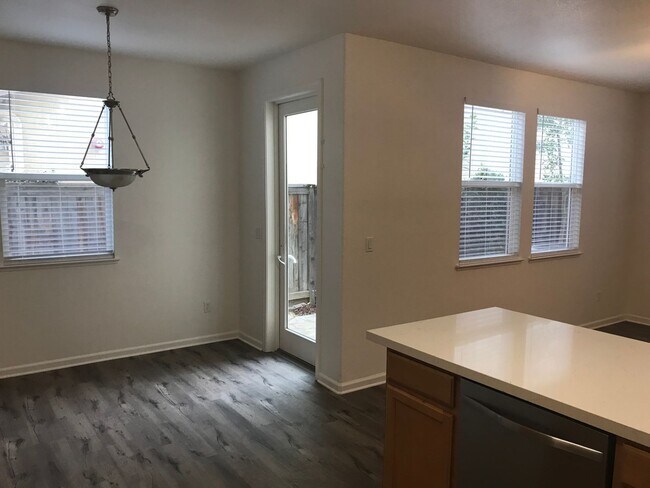 Building Photo - 4BR|2.5BA Townhome w/Garage|Yard|Water |Se...