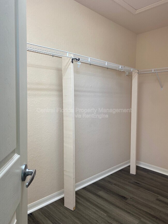 Building Photo - 250 Highland Meadows Ct