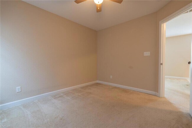 Building Photo - 302 Milton Ct