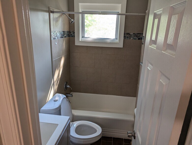 Building Photo - 1 Ballman Ct